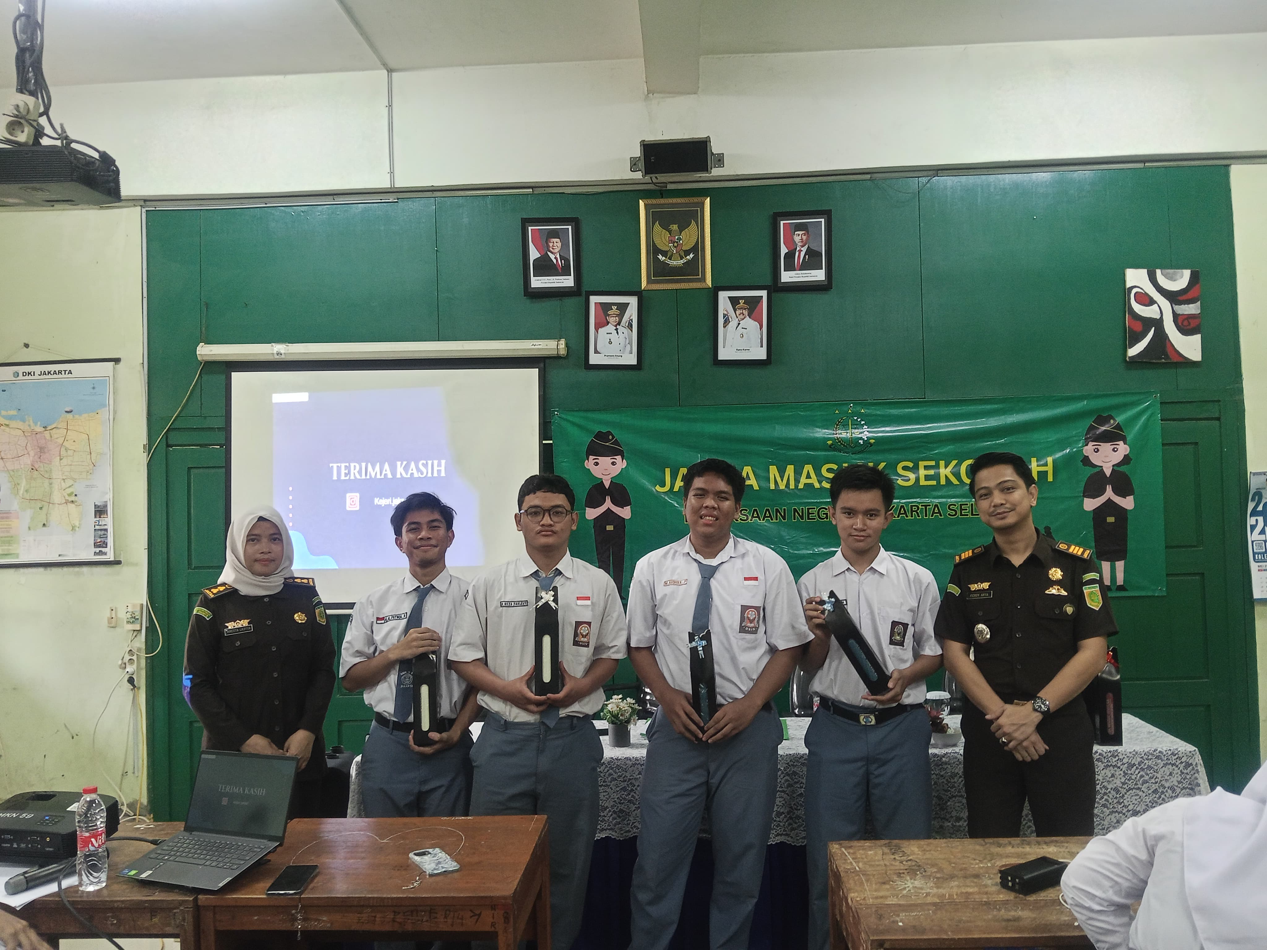 Gedung Sekolah SMA NEGERI 7 PROBOLINGGO